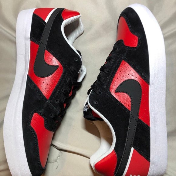 Size 13 Men\'s Nike SB Bred new